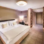 Hotel Lomnica 5*