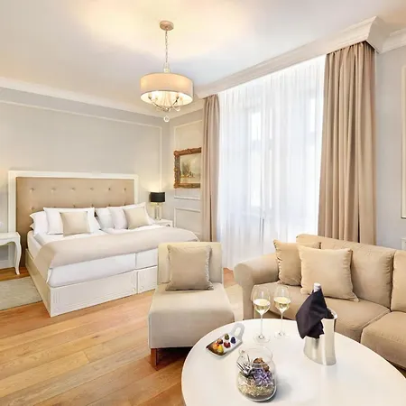 Hotel Lomnica 5*